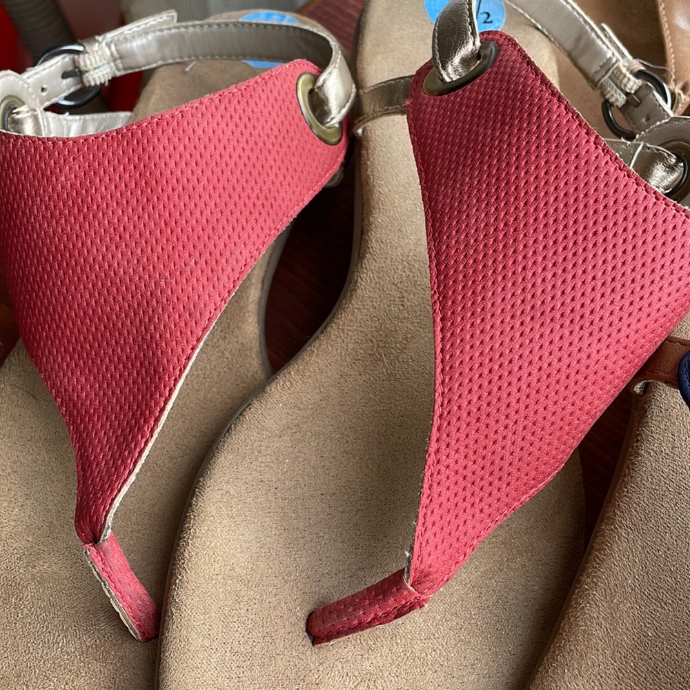 Bundle of 4 aerosols thong sandals